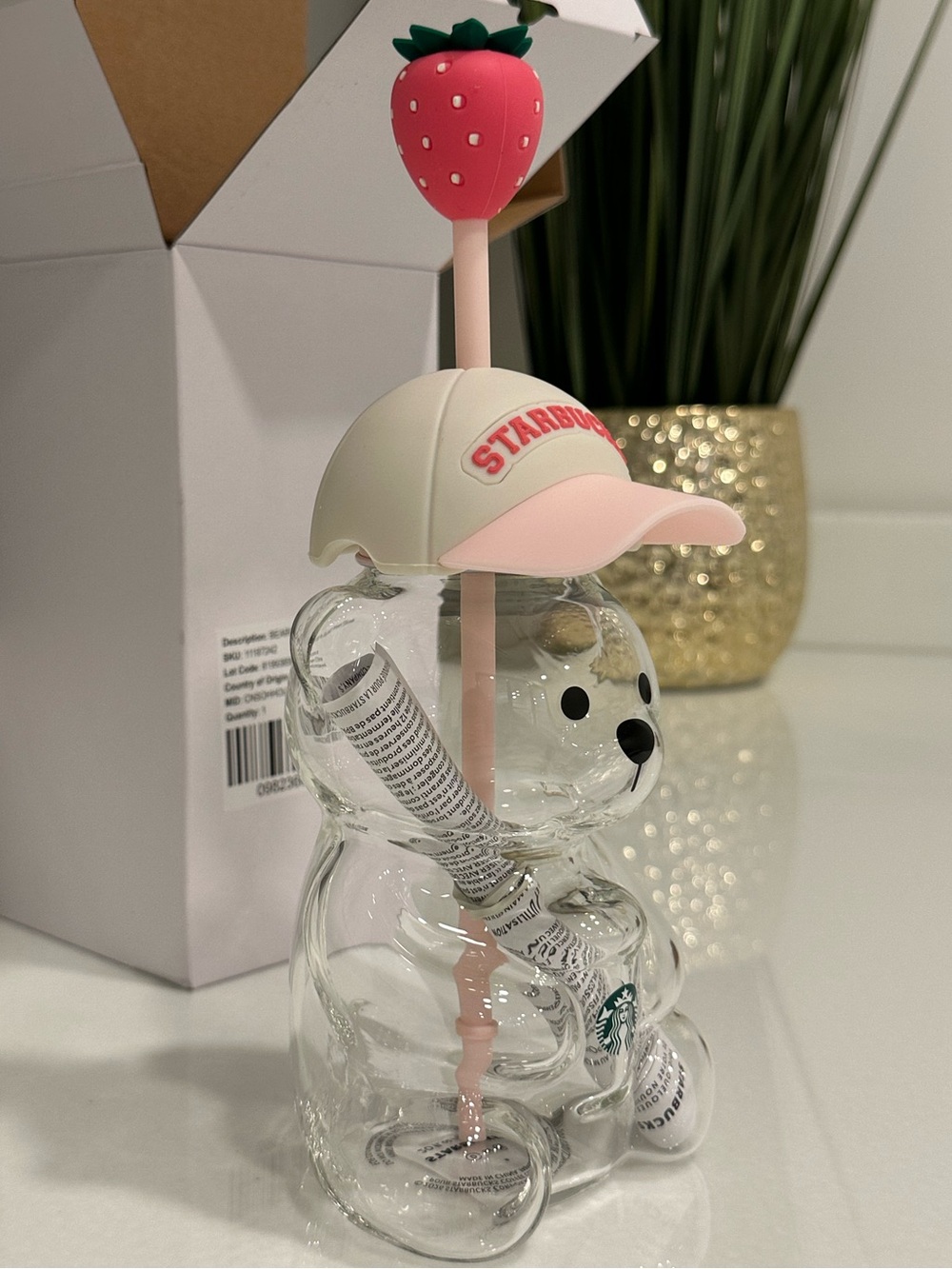 Limited-Edition Bearista™ Glass Cold Cup, 20 ounce Pink Collection Summer 2026 - Picture 3 of 16